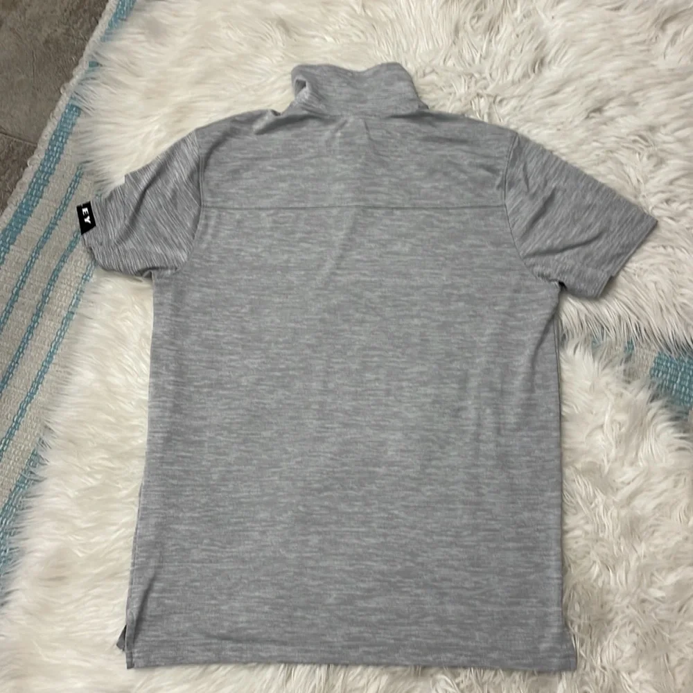 Mens Oakley shirt. - Picture 7 of 7